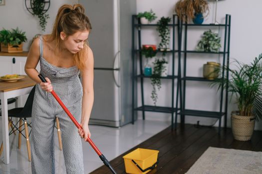 Cleaning mops